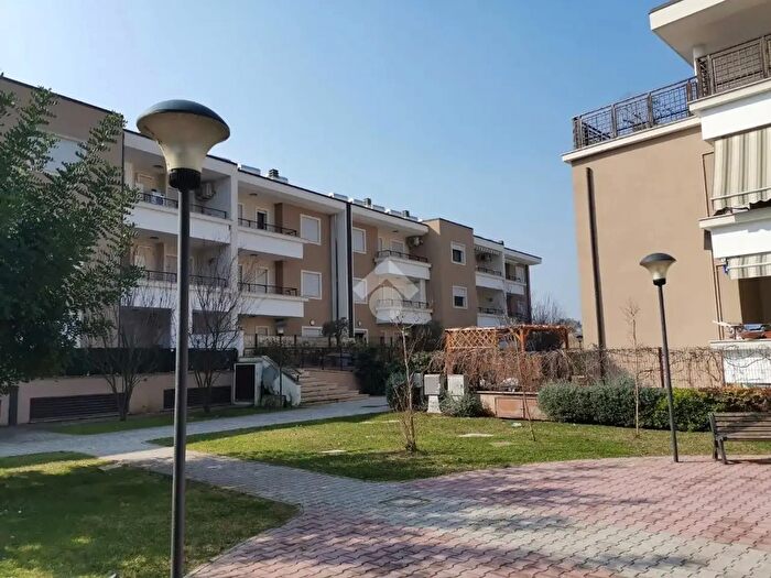 Appartamento trilocale in vendita in Via Monte Artemisio, Latina