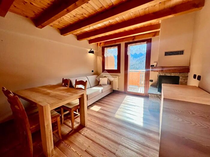 Appartamento trilocale in vendita in Via Gavero, Vione