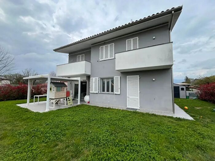 Casa quadrilocale in vendita in Capannori