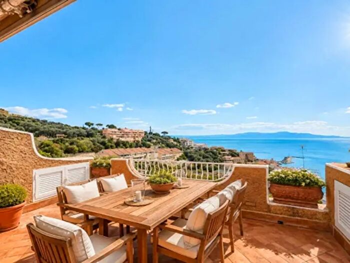 Appartamento con 6 locali in vendita in Monte Argentario