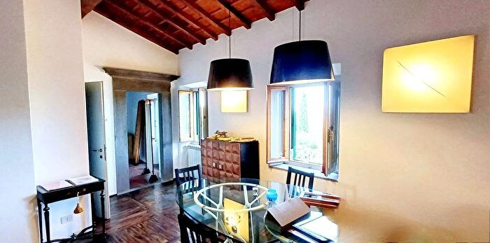 Appartamento trilocale in affitto in Firenze, Fiesole