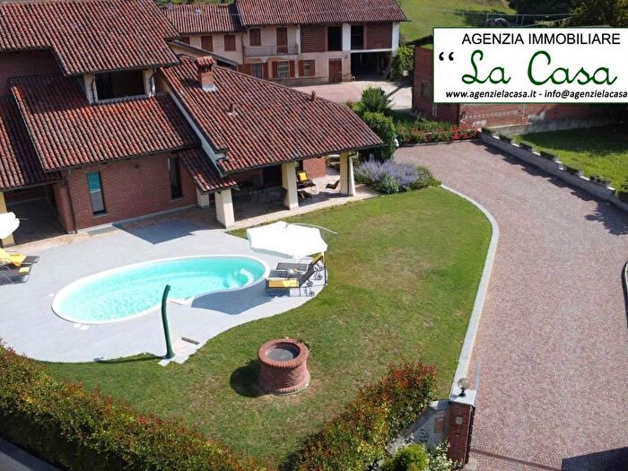 Casa con 9 locali in vendita in Frazione S Pietro b San Pietro At Italy, San Damiano DAsti