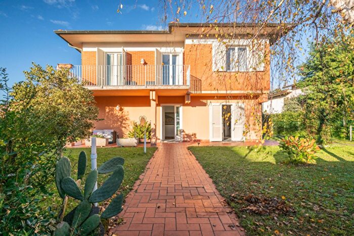 Casa con 9 locali in vendita in Ustignano, Crespina Lorenzana