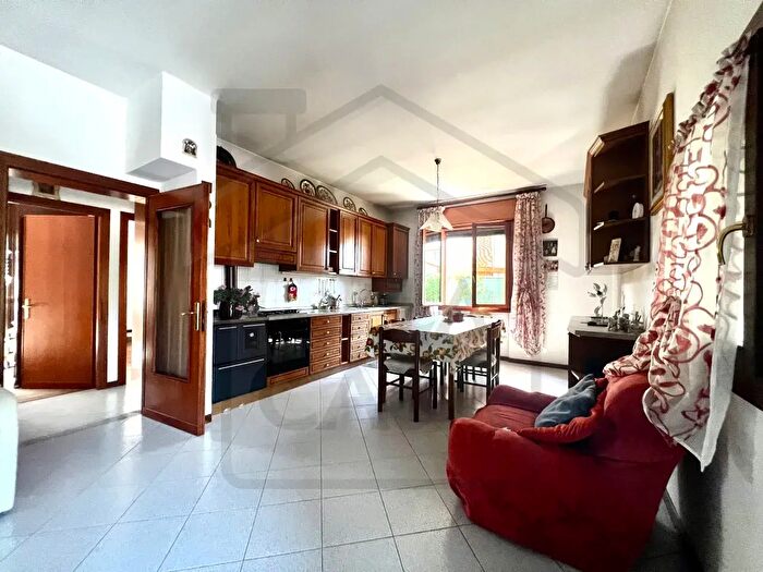 Casa con 5 locali in vendita in Via Claudiana, Montegrotto Terme