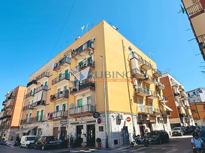 Appartamento trilocale in vendita in Via Leoncavallo, Trani