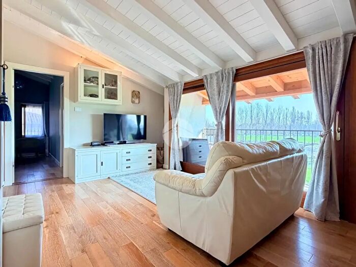 Casa quadrilocale in vendita in Via S Martino, Flero