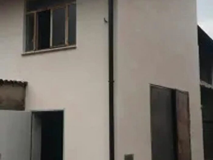 Casa bilocale in vendita in Via Canazza, Legnano
