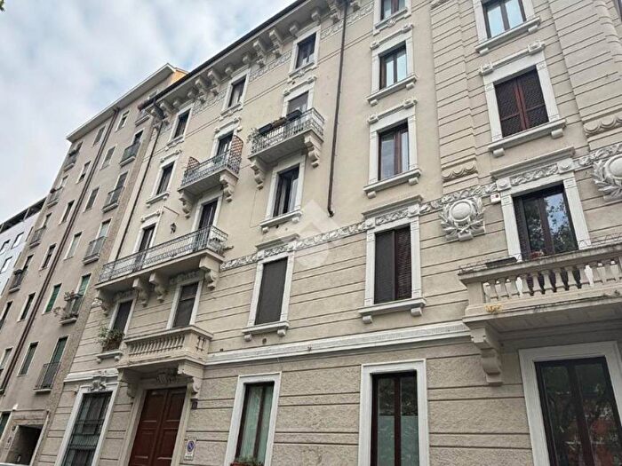 Appartamento bilocale in affitto in Piazza Irnerio, Washington, Milano