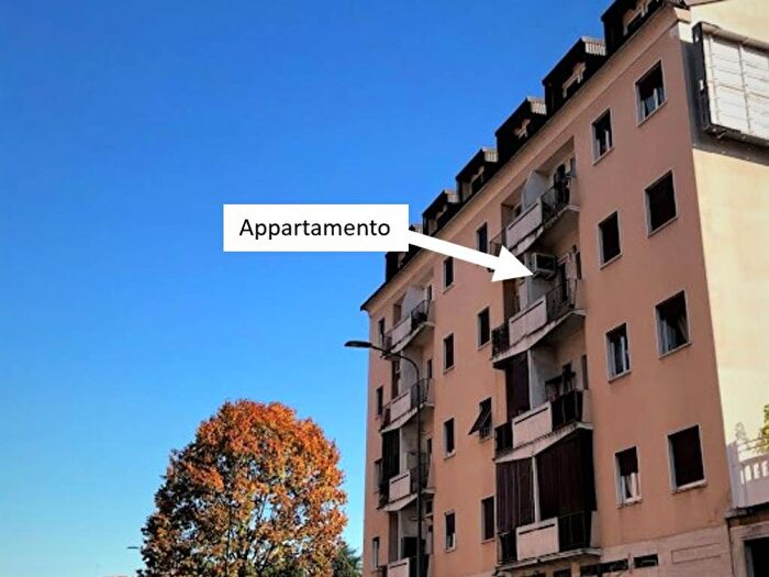 Appartamento trilocale in affitto in Viale Giovanni Suzzani, Bignami Ponale, Milano
