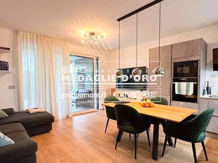 Appartamento trilocale in affitto in Via delle Fucine, Gries San Quirino, Bolzano