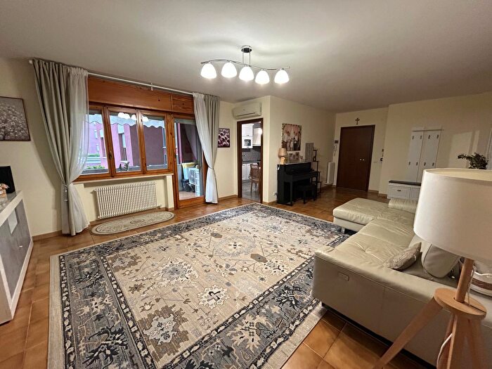 Appartamento quadrilocale in vendita in Via Toscana, Parma