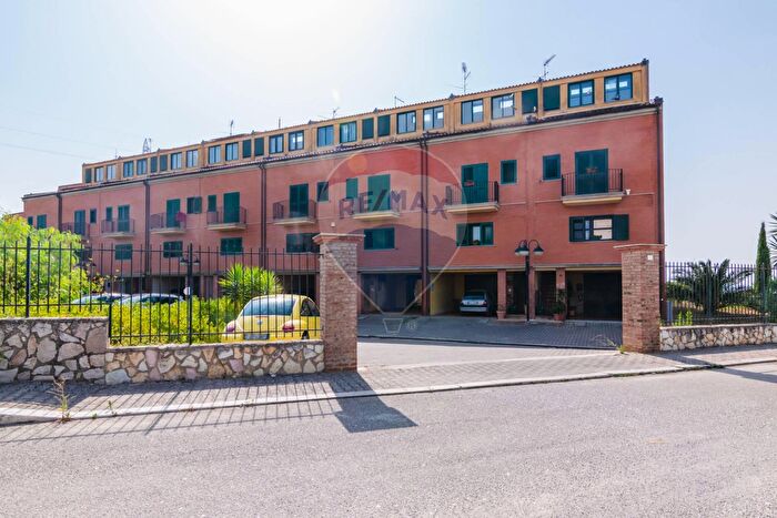 Casa con 9 locali in vendita in Leonardo Sciascia, Santa Caterina Villarmosa