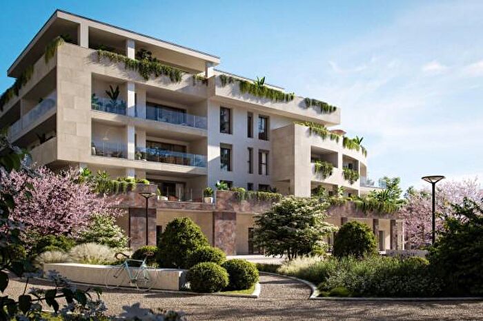 Appartamento trilocale in vendita in Via Luciano Manara, Monza