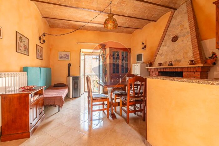 Appartamento bilocale in affitto in Via Palestro, Ischia Di Castro