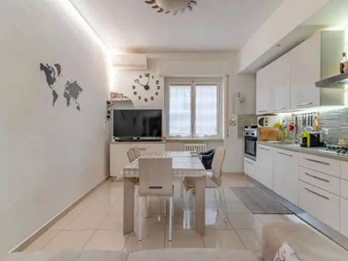 Appartamento trilocale in vendita in Via Vittorio Veneto, Corsico