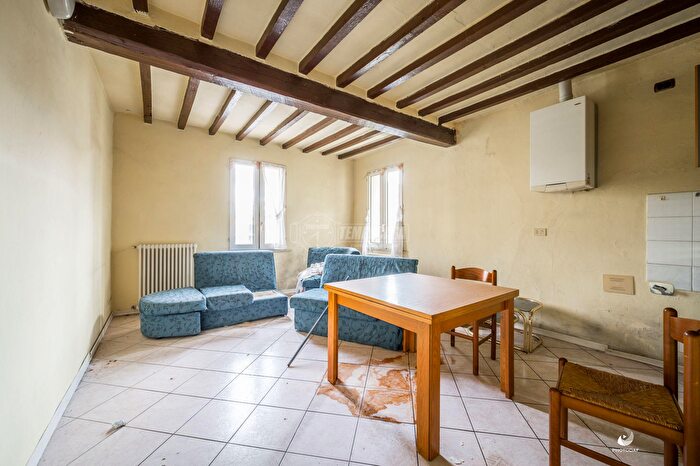 Appartamento trilocale in vendita in Bibbiano