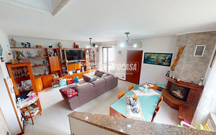 Casa con 5 locali in vendita in Via delle Grigne, Verano Brianza
