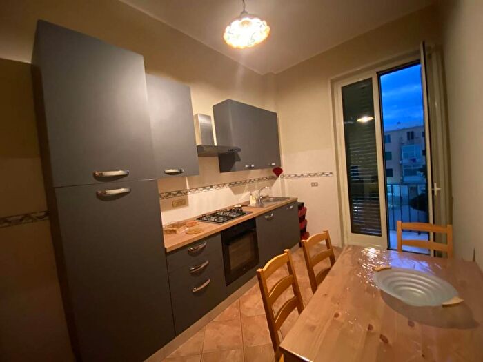 Appartamento bilocale in affitto in Via Lazio, Quartiere Americano, Messina