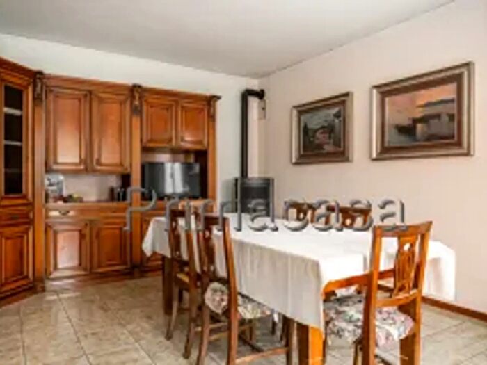 Appartamento con 5 locali in vendita in Via Provinciale, Lavagno