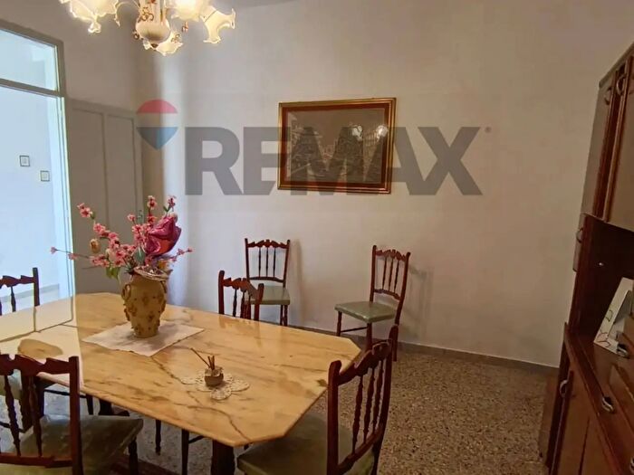 Casa con 6 locali in vendita in Via Angelo Fanara, Valderice