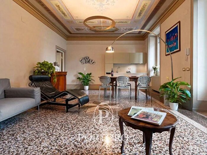 Appartamento quadrilocale in affitto in Piazza Cesare Beccaria No Number, SantAmbrogio, Firenze