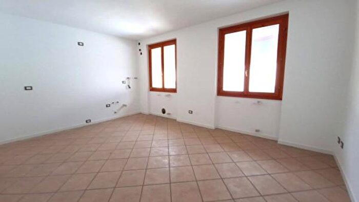 Appartamento trilocale in vendita in Via Pezze, Adrara San Martino