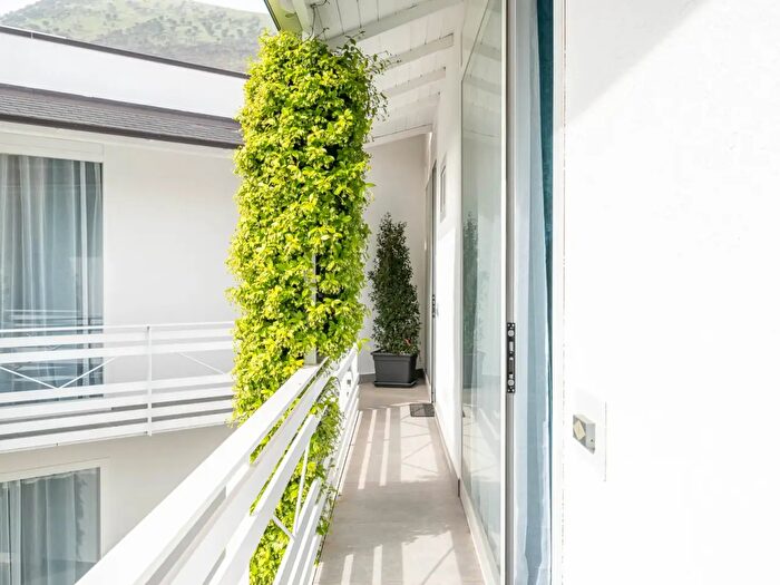 Appartamento con 16 locali in vendita in Via Feli, Palermo