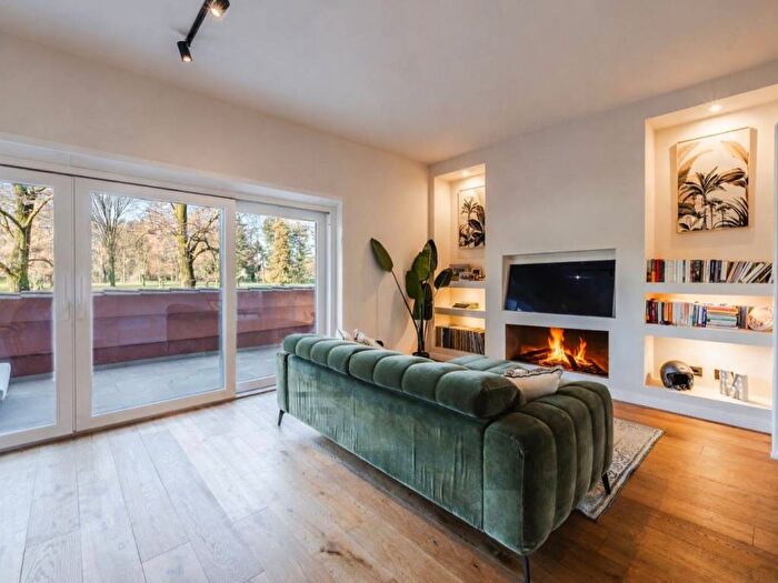 Appartamento trilocale in affitto in Via Alessandro Volta, Centro, Cassina Rizzardi