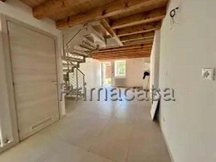 Casa quadrilocale in vendita in Contrada Resti Snc, Erbezzo