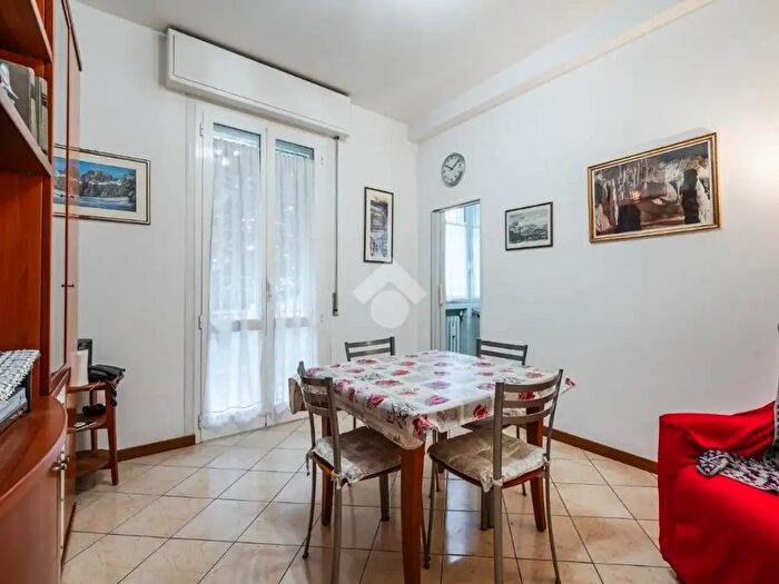 Appartamento trilocale in vendita in Via Giovanni Crocioni, Bologna