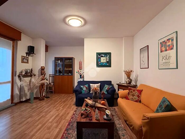 Appartamento quadrilocale in vendita in Viale Italia, Canelli