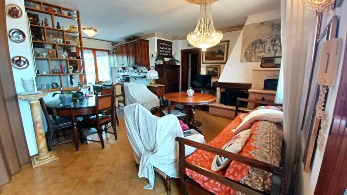 Appartamento con 5 locali in vendita in Eneto, Colle Di Val DElsa