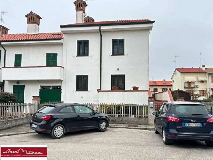 Casa con 5 locali in vendita in Via Gaetano Nanni, Ferrara