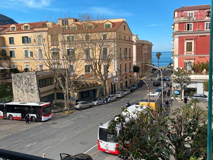 Appartamento monolocale in affitto in Piazza Giacomo Matteotti, Centro, Castellammare di Stabia