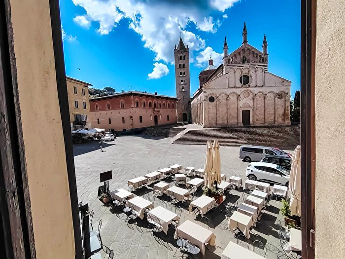 Appartamento con 5 locali in vendita in Massa Marittima