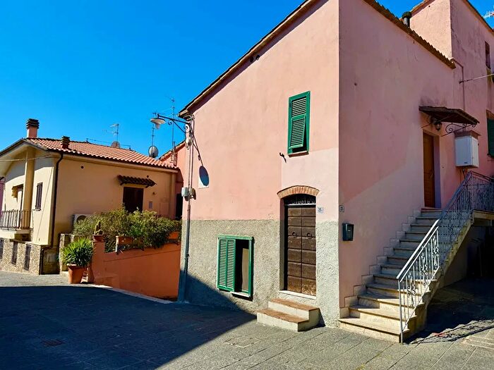 Appartamento con 6 locali in vendita in Piazza della Chiesa, Grosseto