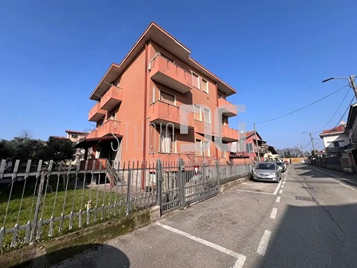 Appartamento bilocale in vendita in Via Bixio, Limbiate