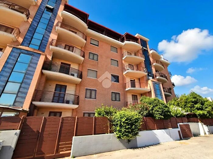 Appartamento trilocale in vendita in Via Annino Gentile, Foggia