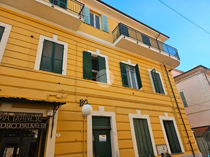 Appartamento bilocale in vendita in Via Cairoli, Diano Marina