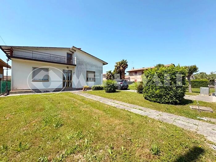 Casa con 8 locali in vendita in Via Conciliazione, San Michele Al Tagliamento
