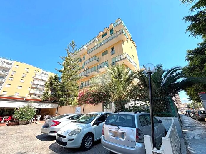 Appartamento quadrilocale in vendita in Via Ettore Arculeo, Palermo