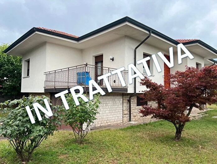 Casa quadrilocale in vendita in Urgnano