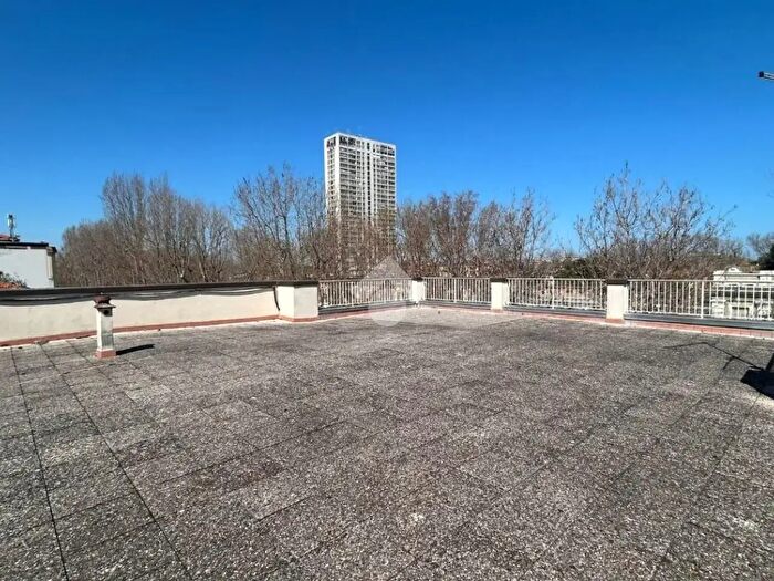 Appartamento con 11 locali in vendita in Piazzale Cesare Battisti, Rimini