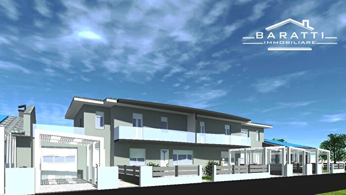 Appartamento con 7 locali in vendita in Suzzara