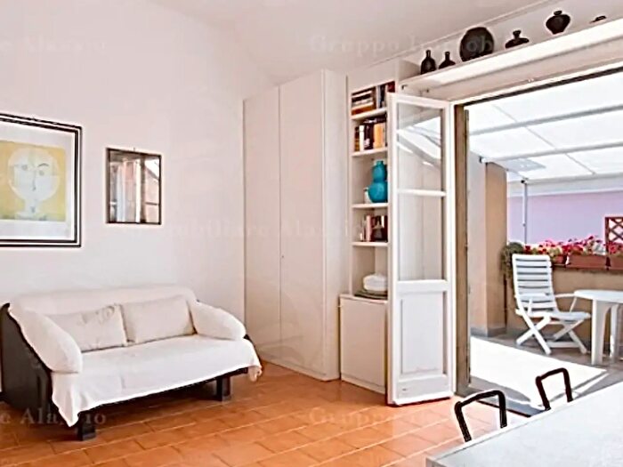 Appartamento trilocale in vendita in Via Milite Ignoto, Alassio