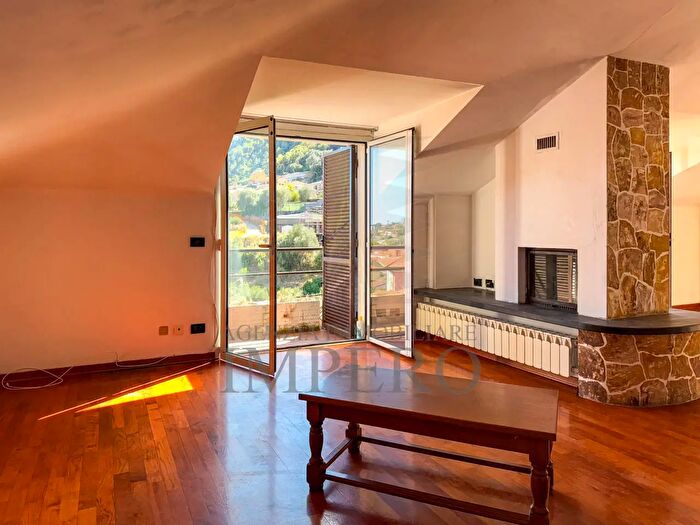 Appartamento con 5 locali in vendita in Località Gray, Camporosso