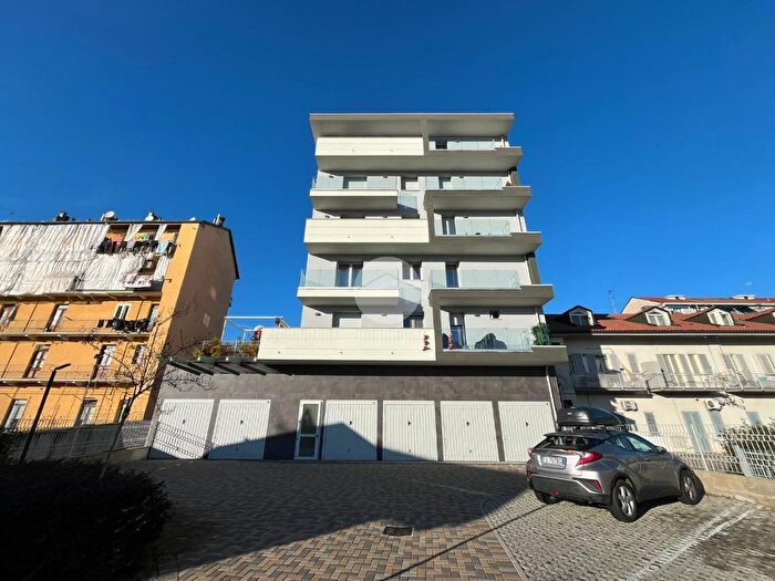 Appartamento trilocale in vendita in Via Damiano Chiesa, Torino