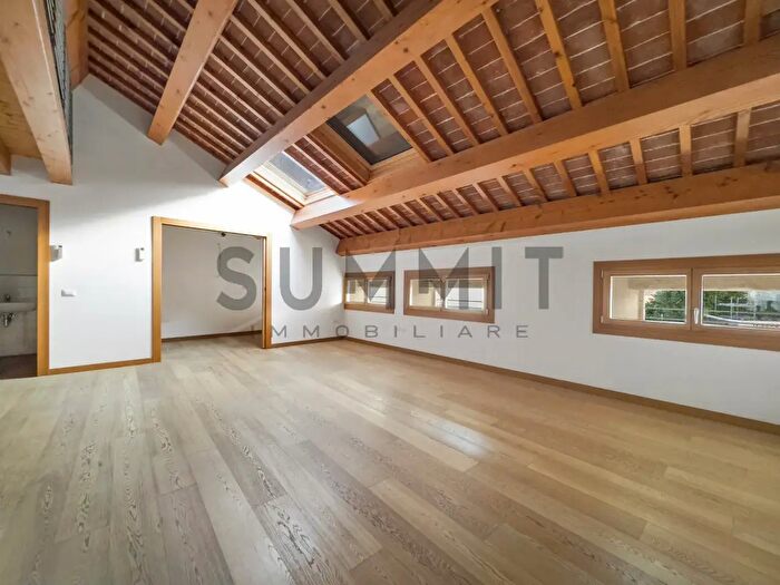 Appartamento con 5 locali in vendita in Schio Via Capitano Sella d, Schio