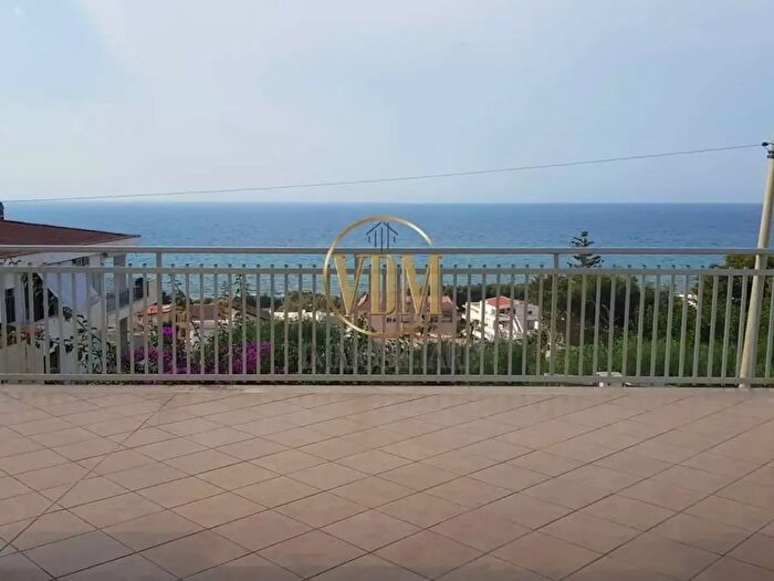 Casa con 8 locali in vendita in Alcamo