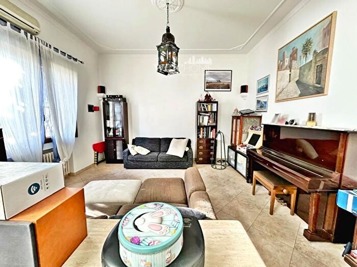 Casa con 7 locali in vendita in Campi Bisenzio